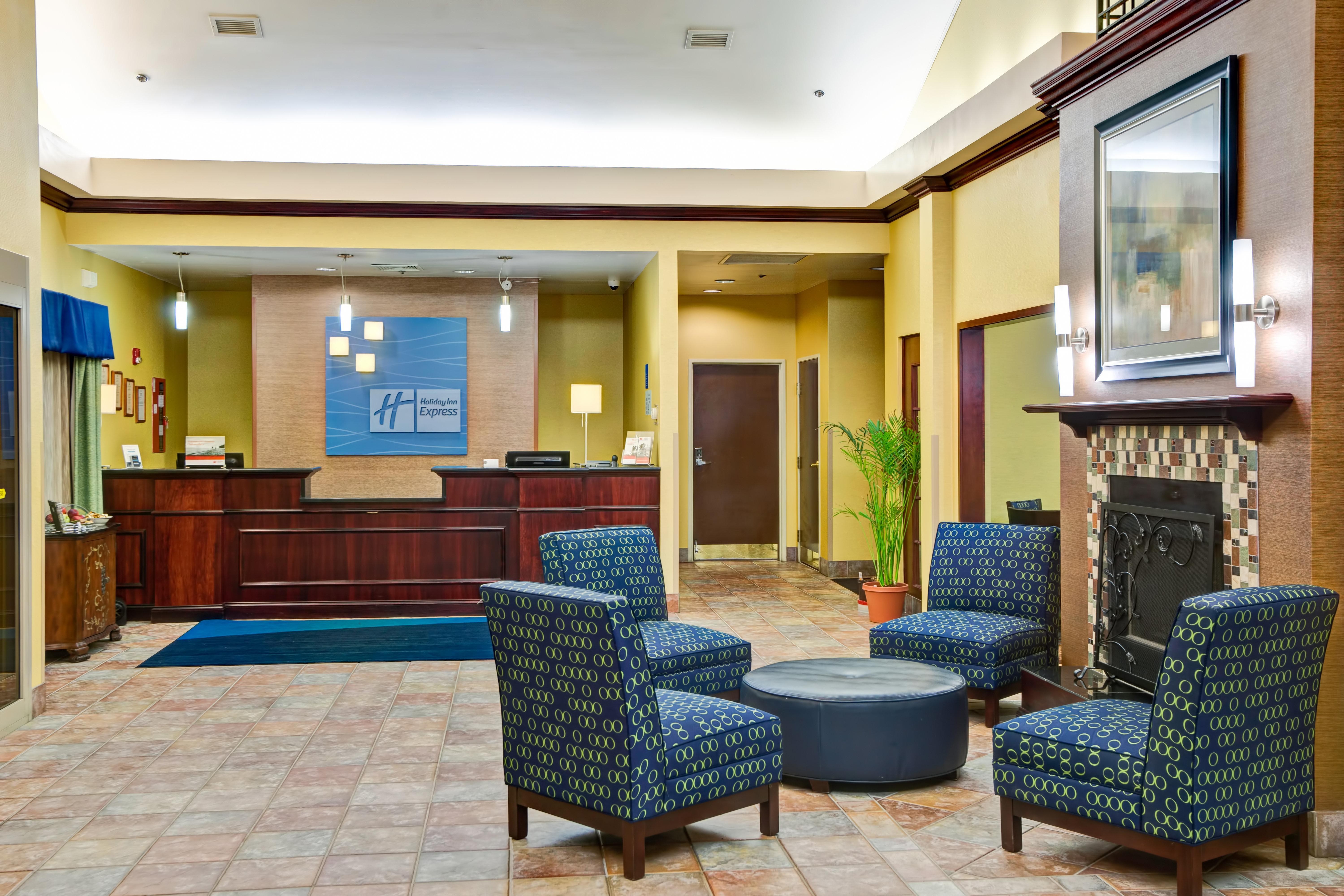 Holiday Inn Express Hotel & Suites Christiansburg By Ihg Kültér fotó