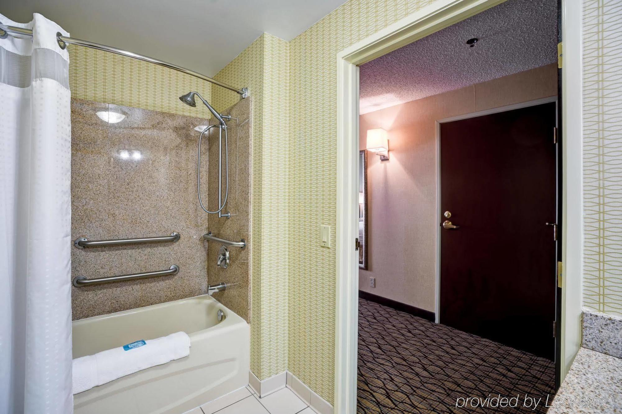 Holiday Inn Express Hotel & Suites Christiansburg By Ihg Kültér fotó